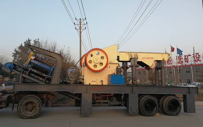 二手车架小型移动破碎车 二手车架小型移动破碎车