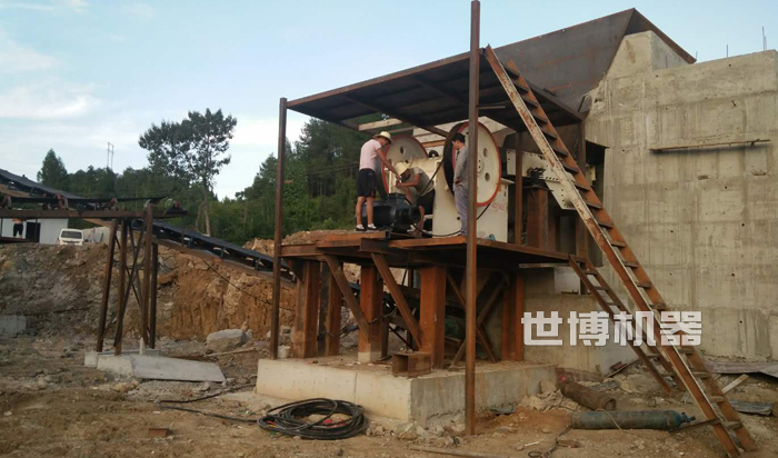 鹅卵石颚式破碎机安装现场 鹅卵石颚式破碎机安装现场