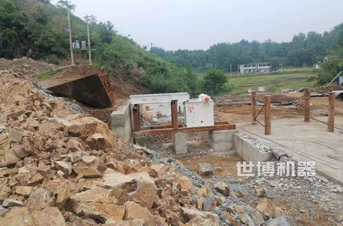 颚式破碎机安装现场 颚式破碎机安装现场