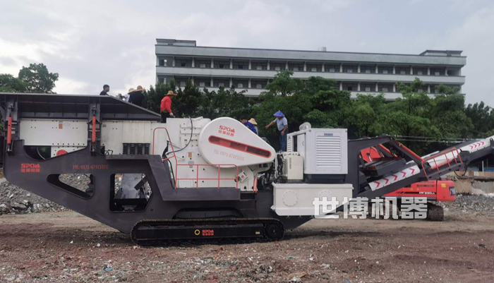 履带式破碎站客户现场 履带式破碎站客户现场