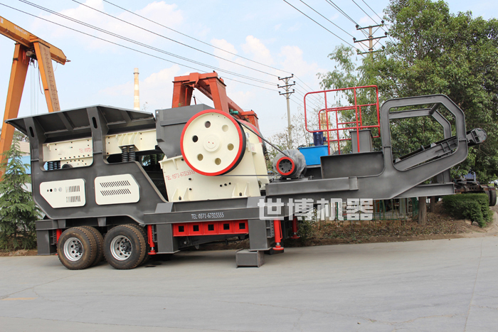 轮胎式破碎车