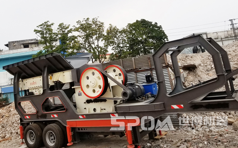 轮胎式建筑垃圾破碎机 轮胎式建筑垃圾破碎机